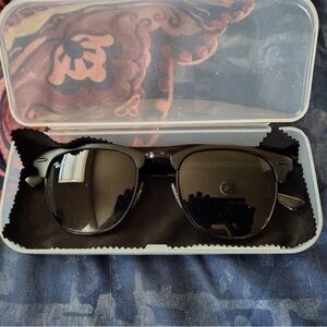 Ray-Ban Black Sunglasses with Case